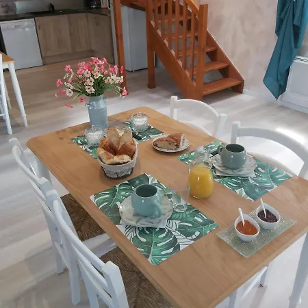 Le Bonheur Des Plumes 3*