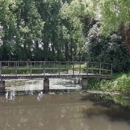 Le Bonheur Des Plumes 3*