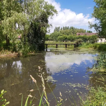Bed & Breakfast Le Bonheur Des Plumes Montmartin-en-Graignes