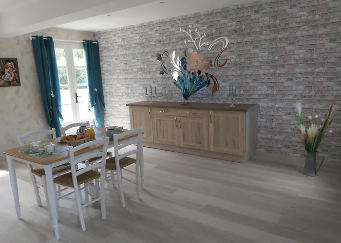 Le Bonheur Des Plumes Bed & Breakfast