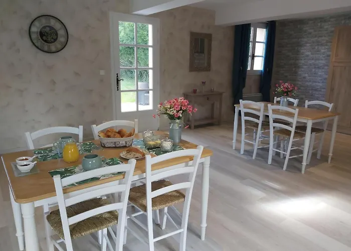 Le Bonheur Des Plumes Bed & Breakfast Montmartin-en-Graignes